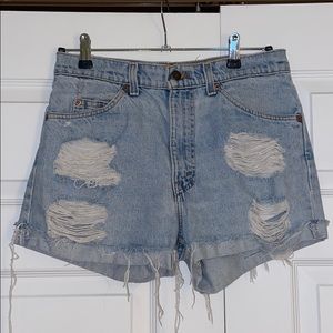 Levi’s High Rise Ripped Denim Shorts Size M